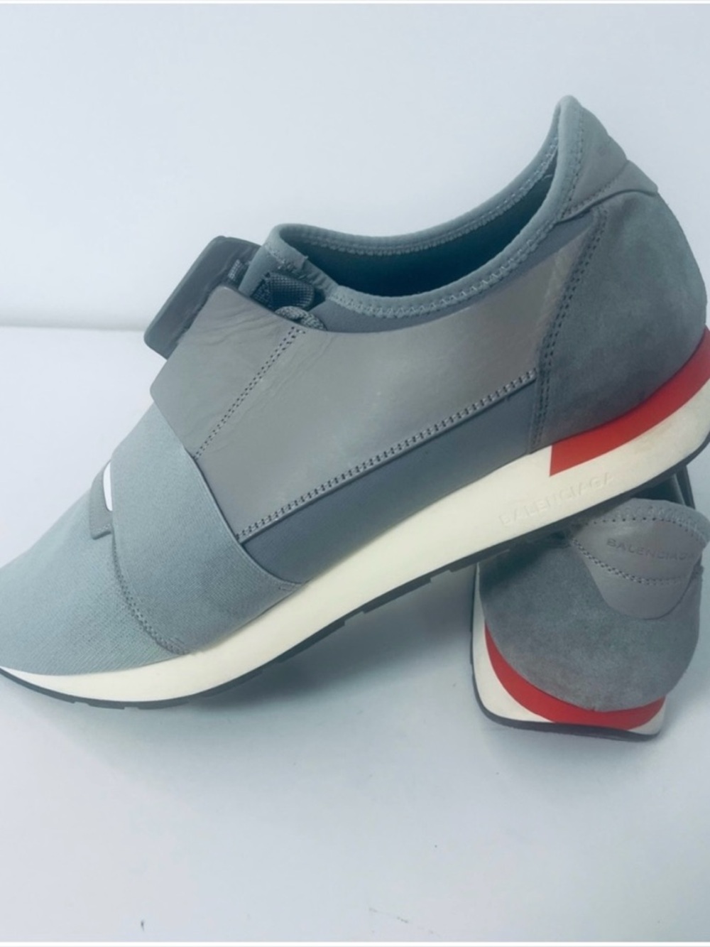 Balenciaga Men's Gray Suede Low-Top Sneakers with Red Heel Accent - Picture 4 of 13